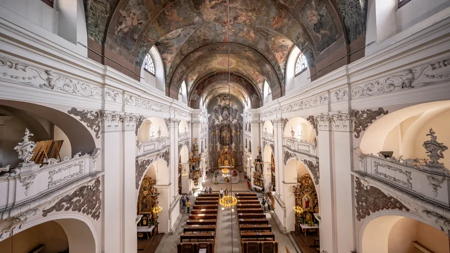 Restaurátoři začínají pracovat na vzácných freskách v kostele sv. Ignáce v Jihlavě